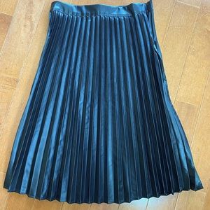 Black pleated faux leather skirt